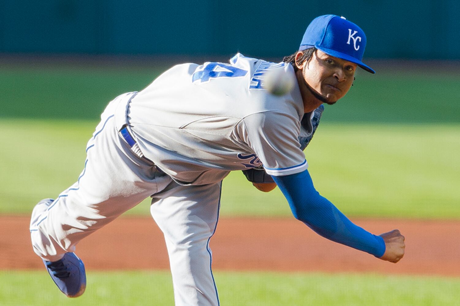 Braves bolster rotation with free agent pitcher