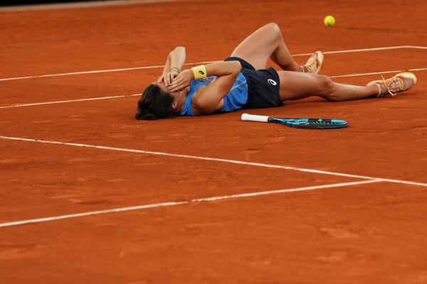 France's Lois Boisson reacts as she won the quarterfinal match of the French Tennis Open against Russia's Mirra Andreeva at the Roland-Garros stadium in Paris, Wednesday, June 4, 2025. (AP Photo/Aurelien Morissard)