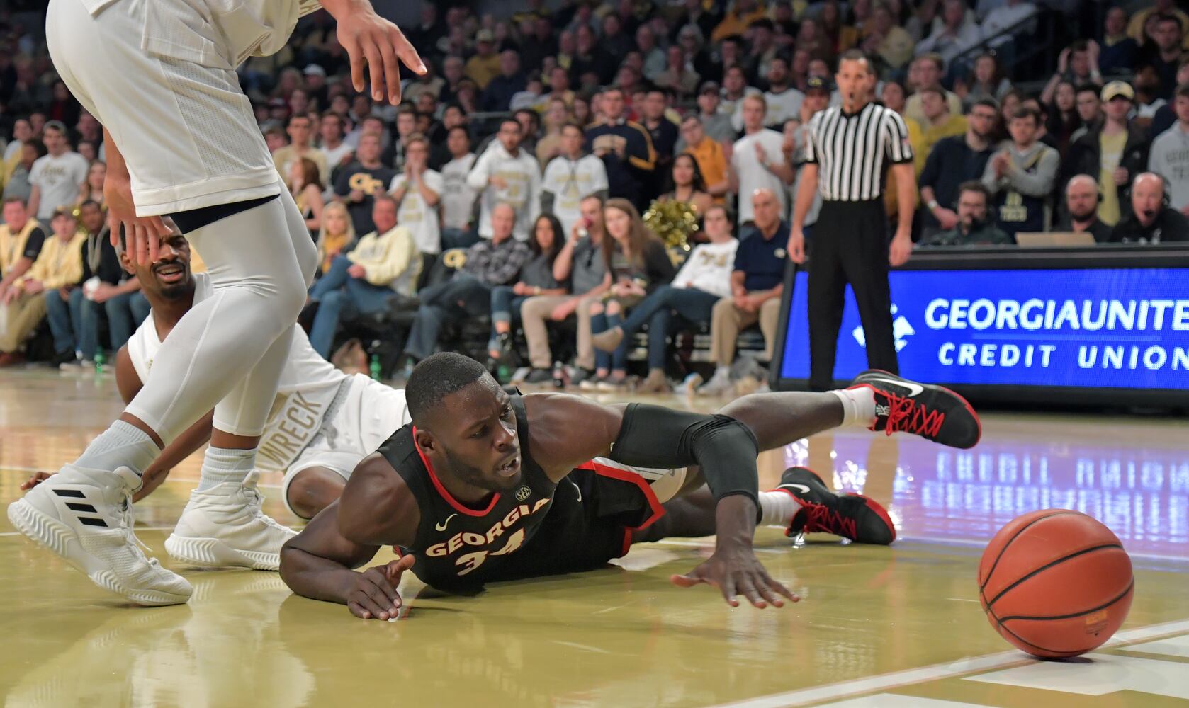 Photos: Rivals Georgia Tech, Georgia meet in hoops