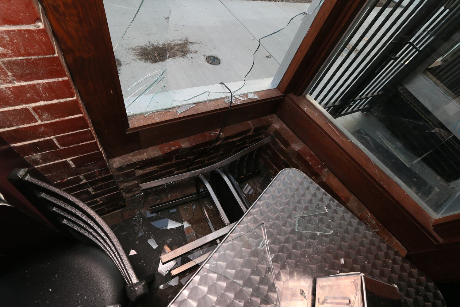 Smash-and-grab burglars hit Sweet Auburn restaurant for third time in a year