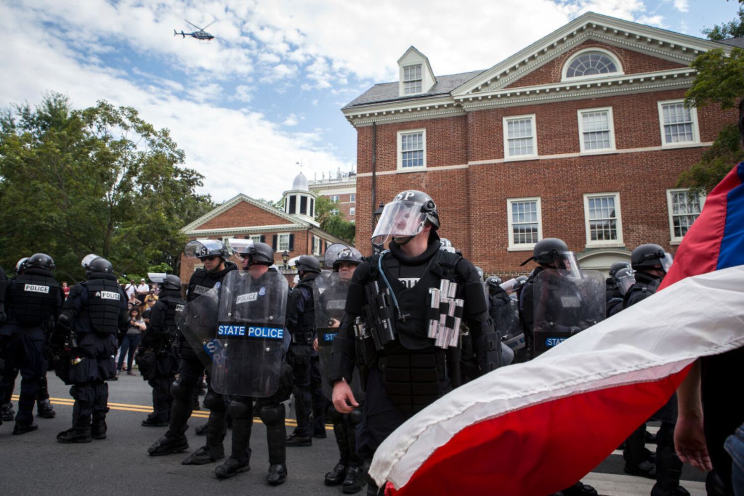 protesters clash with kkk at rally in charlottesville