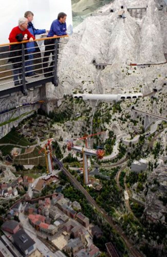 Wunderland' impresses model train lovers in Hamburg