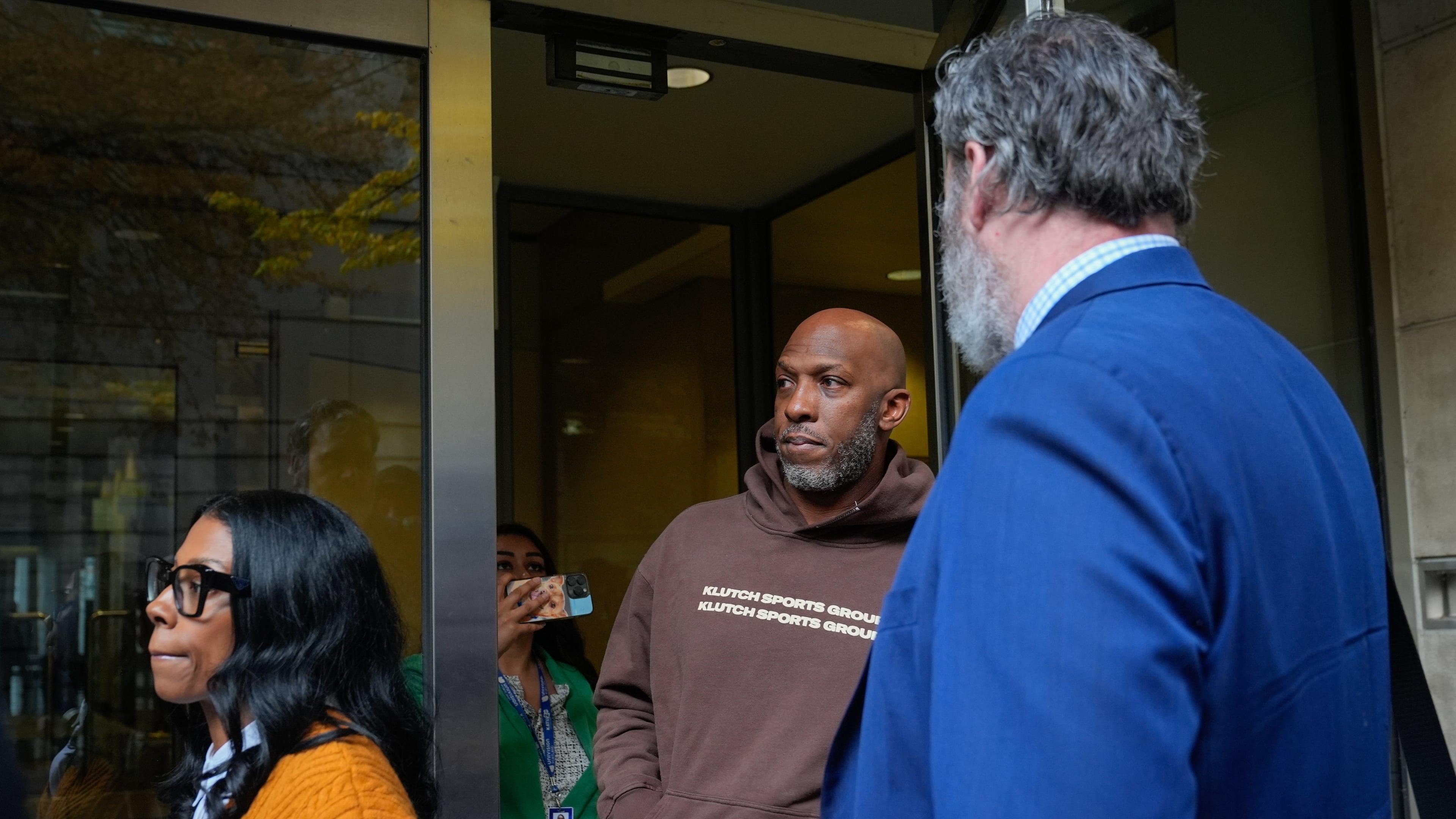 Portland Trail Blazers head coach Chauncey Billups leaves a federal court after his appearance on Thursday, Oct. 23, 2025, in Portland, Ore. (AP Photo/Jenny Kane)