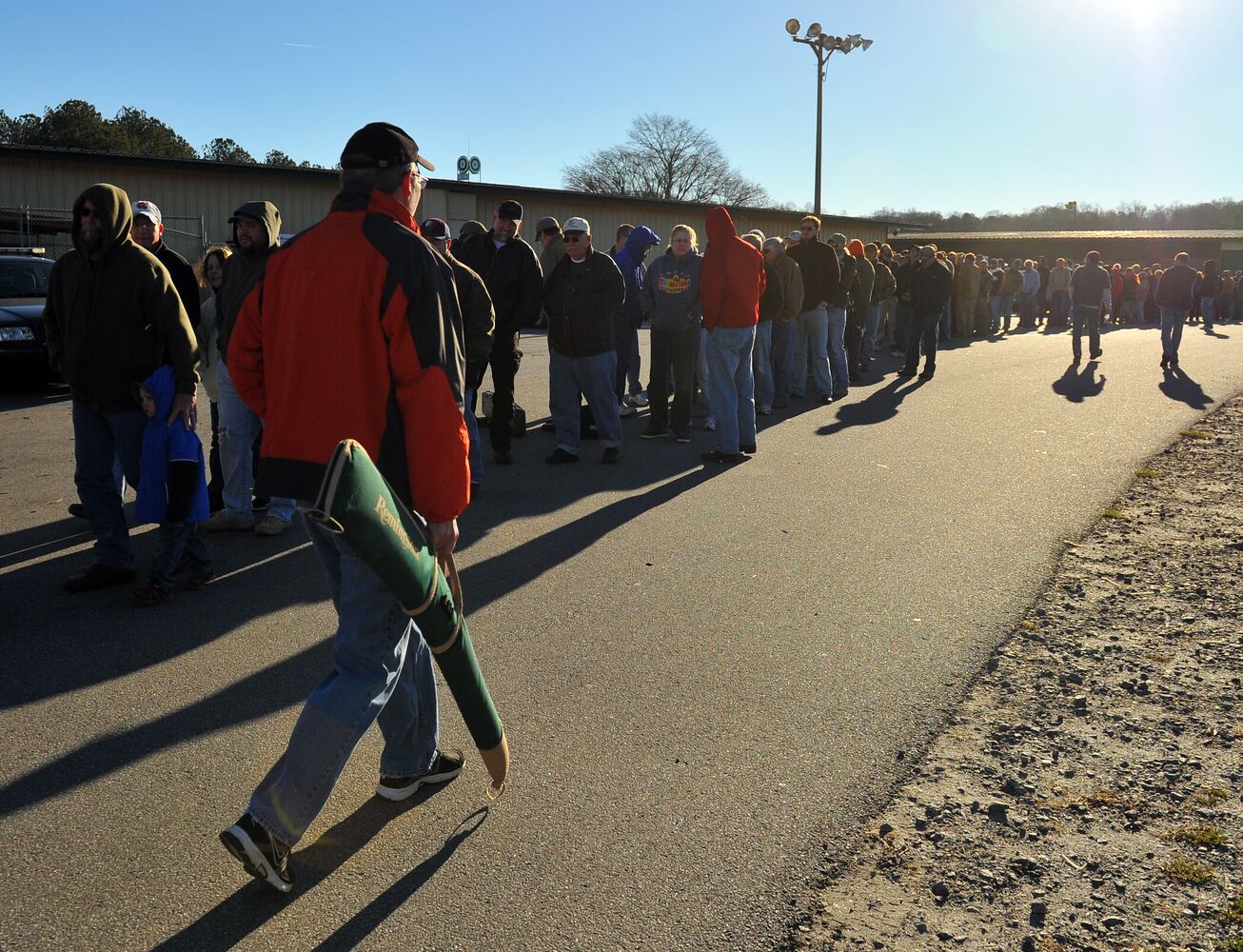 Long lines at Cobb gun show