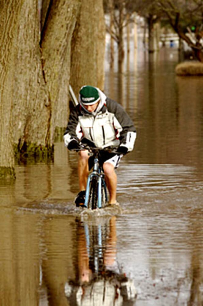 Midwest deals with flooding