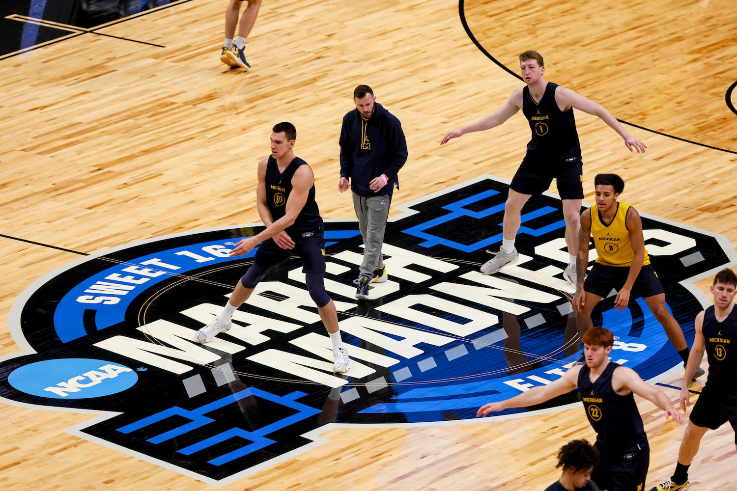 032825 ncaa south reg photo
