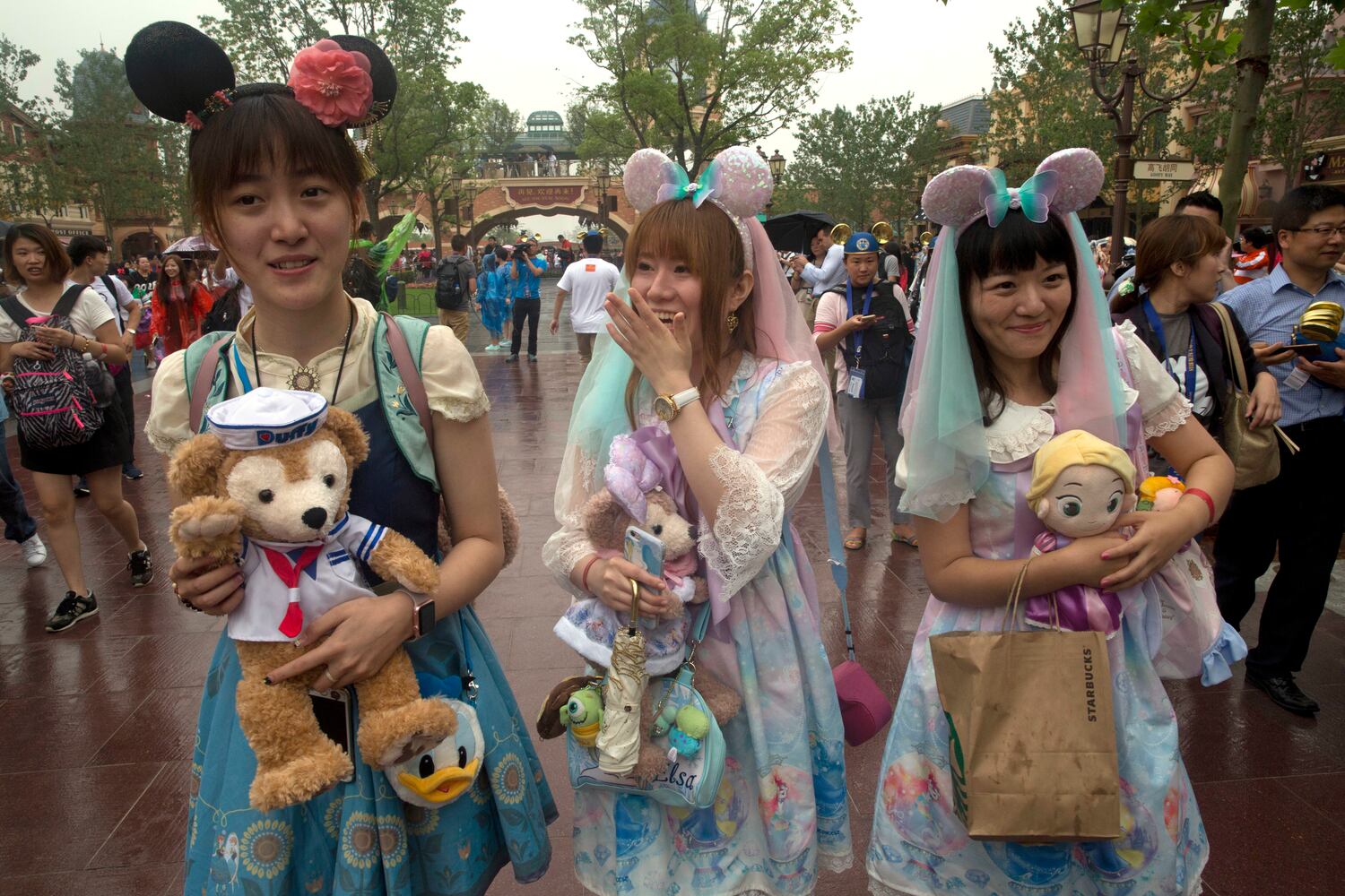 Shanghai Disney opens
