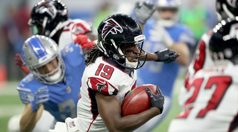DETROIT, MI - SEPTEMBER 24: Andre Roberts #19 of the Atlanta Falcons runs the ball against the Detroit Lions during first quarter action at Ford Field on September 24, 2017 in Detroit, Michigan. (Photo by Leon Halip/Getty Images)
