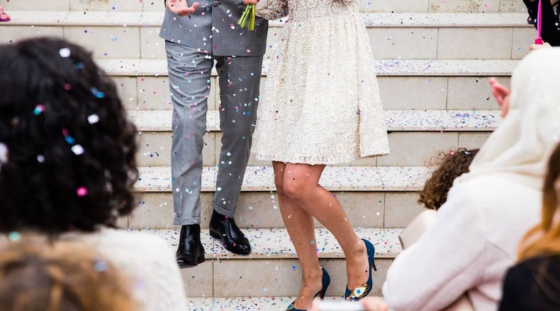 Promagain.com offers a range of formal dresses for resale.