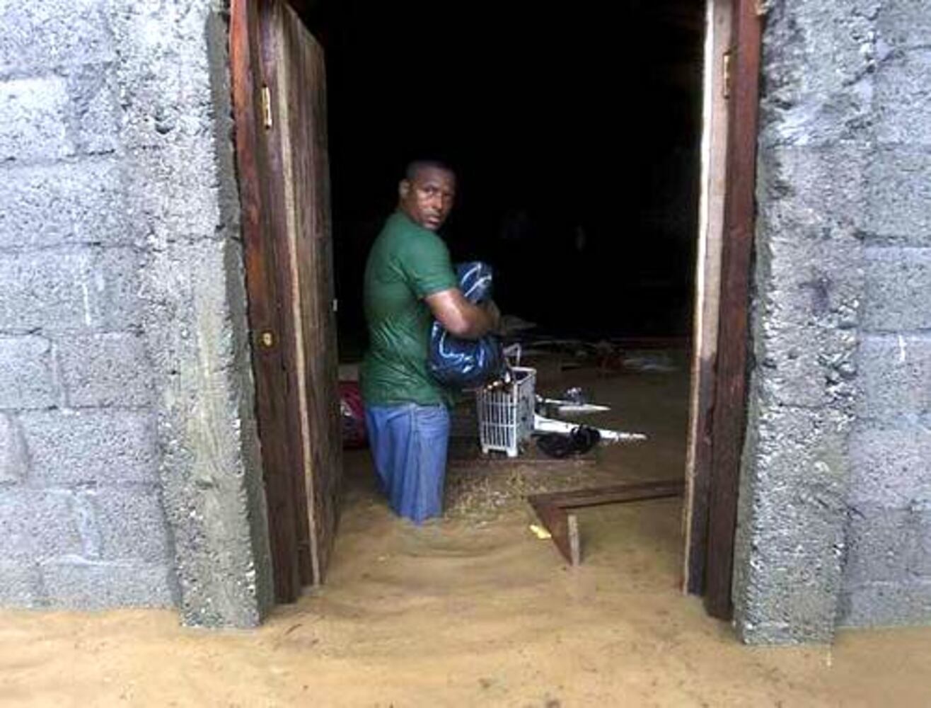 Tropical Storm Noel swamps Dominican Republic, Haiti