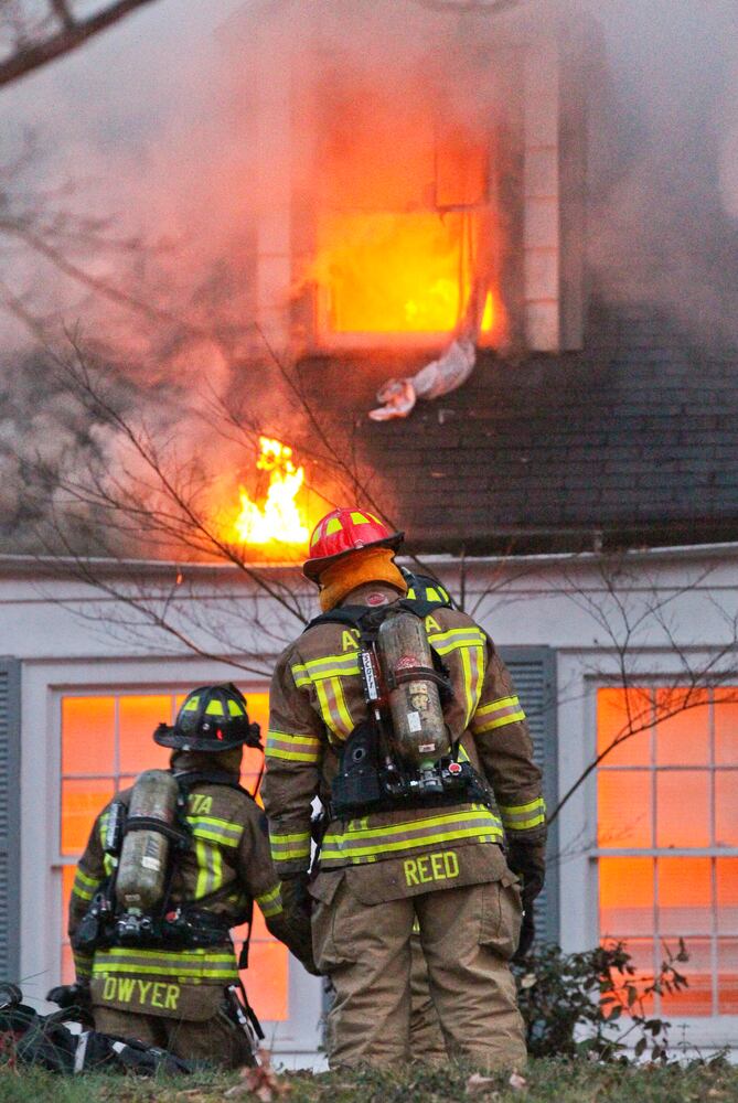 Firefighters battle Buckhead blaze