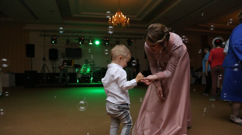 Sandy Springs will offer the first Mother-Son Dance 6 to 8 p.m. Saturday, May 8. (Courtesy Marko Milivojevic via Pixnio)