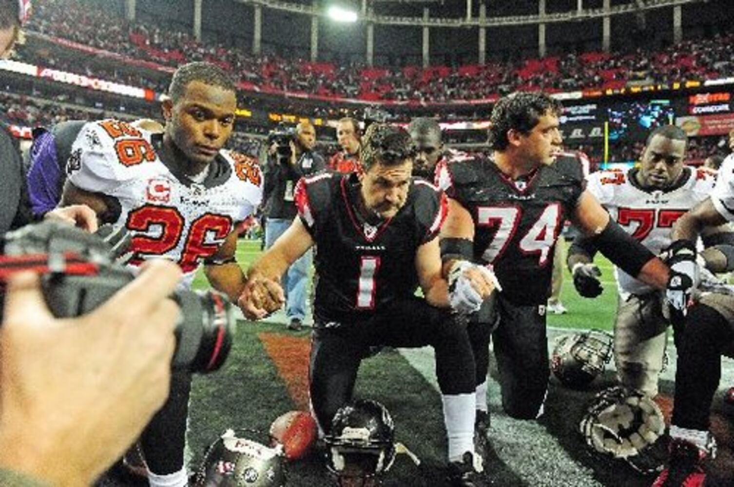 Falcons work overtime to beat Bucs