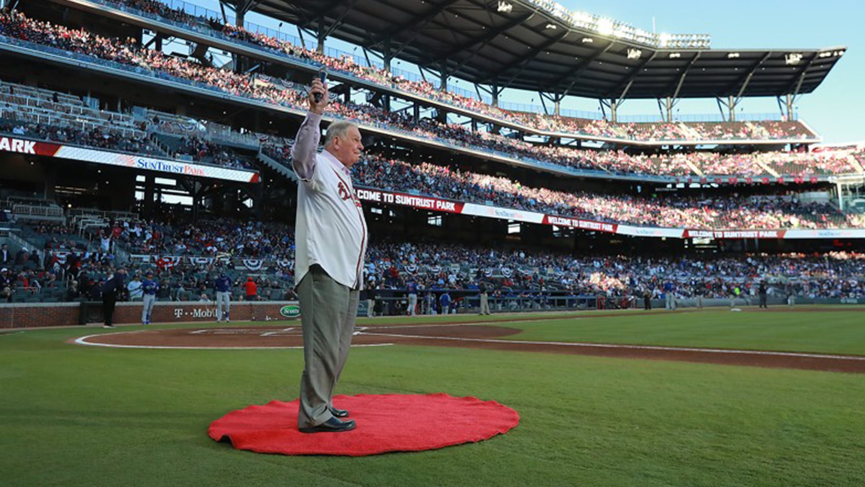 Longtime Braves manager Bobby Cox