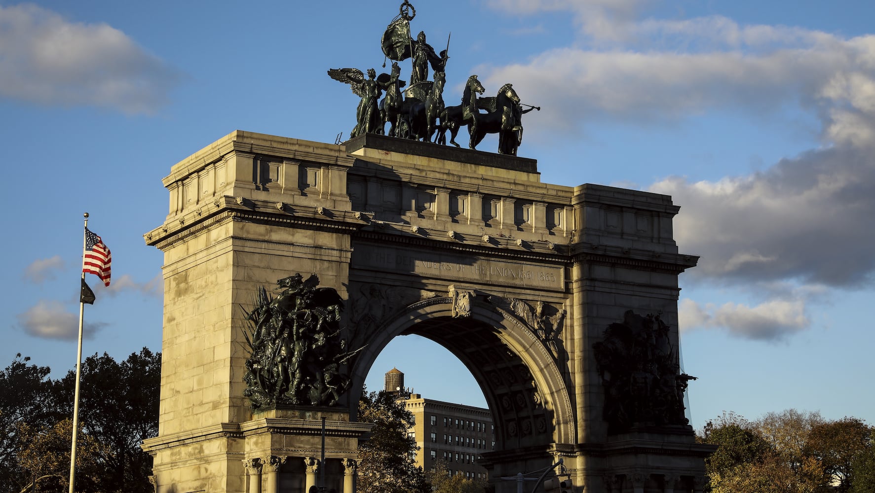 Frugal Travel: Want the ‘real’ Brooklyn? Go cheap