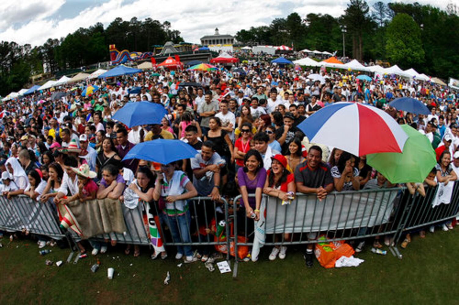 Hispanic festival livens Stone Mountain Park