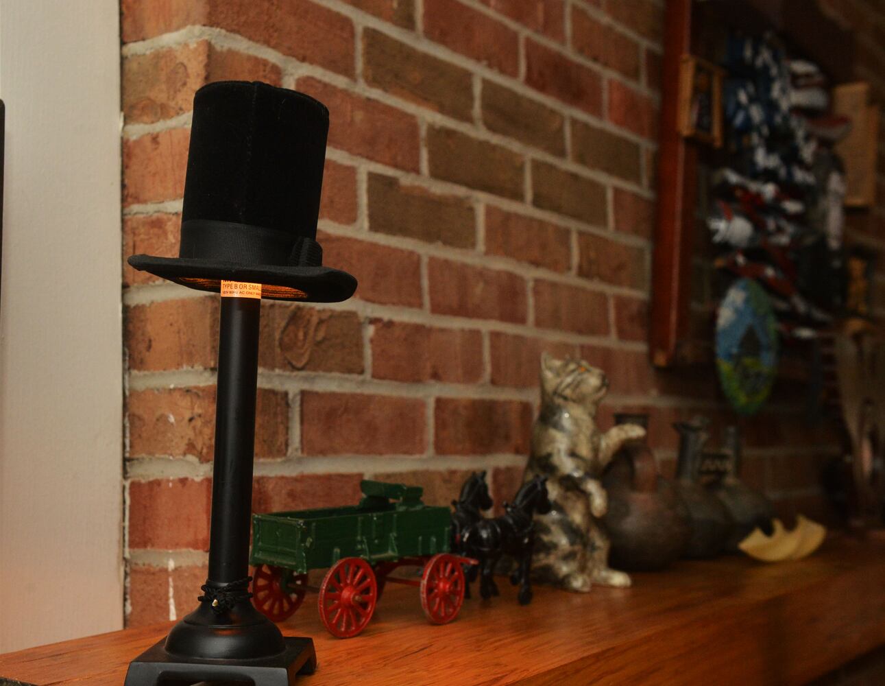 Gene Griessman and his Lincoln memorabilia