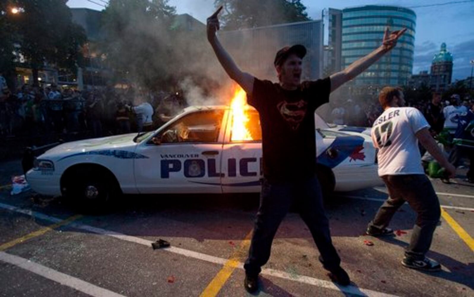 Riots in Vancouver after Stanley Cup loss