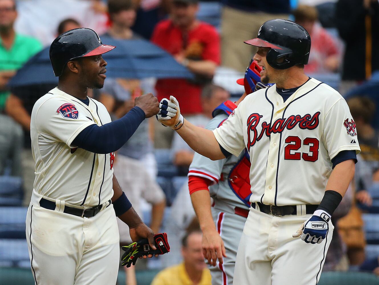 Braves lead 6-1 at rain delay