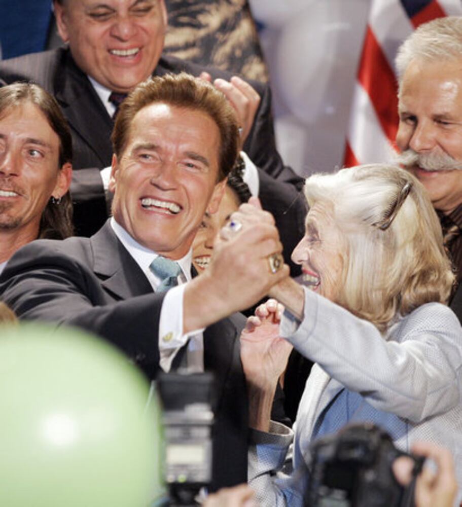 Eunice Kennedy Shriver dies at age 88