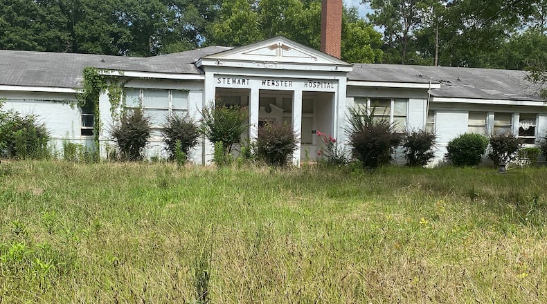 The Stewart Webster Hospital in Richland, Ga., has been closed for about a decade. (Andy Miller/Georgia Health News)