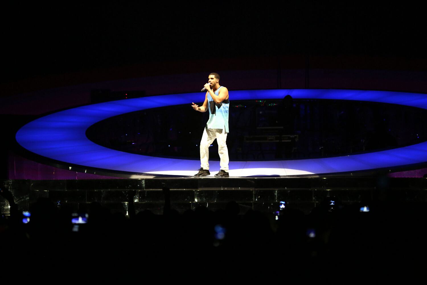Rapper performs to sold-out crowd in Atlanta