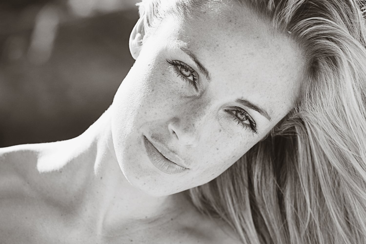 Oscar Pistorius takes the stand in her shooting death