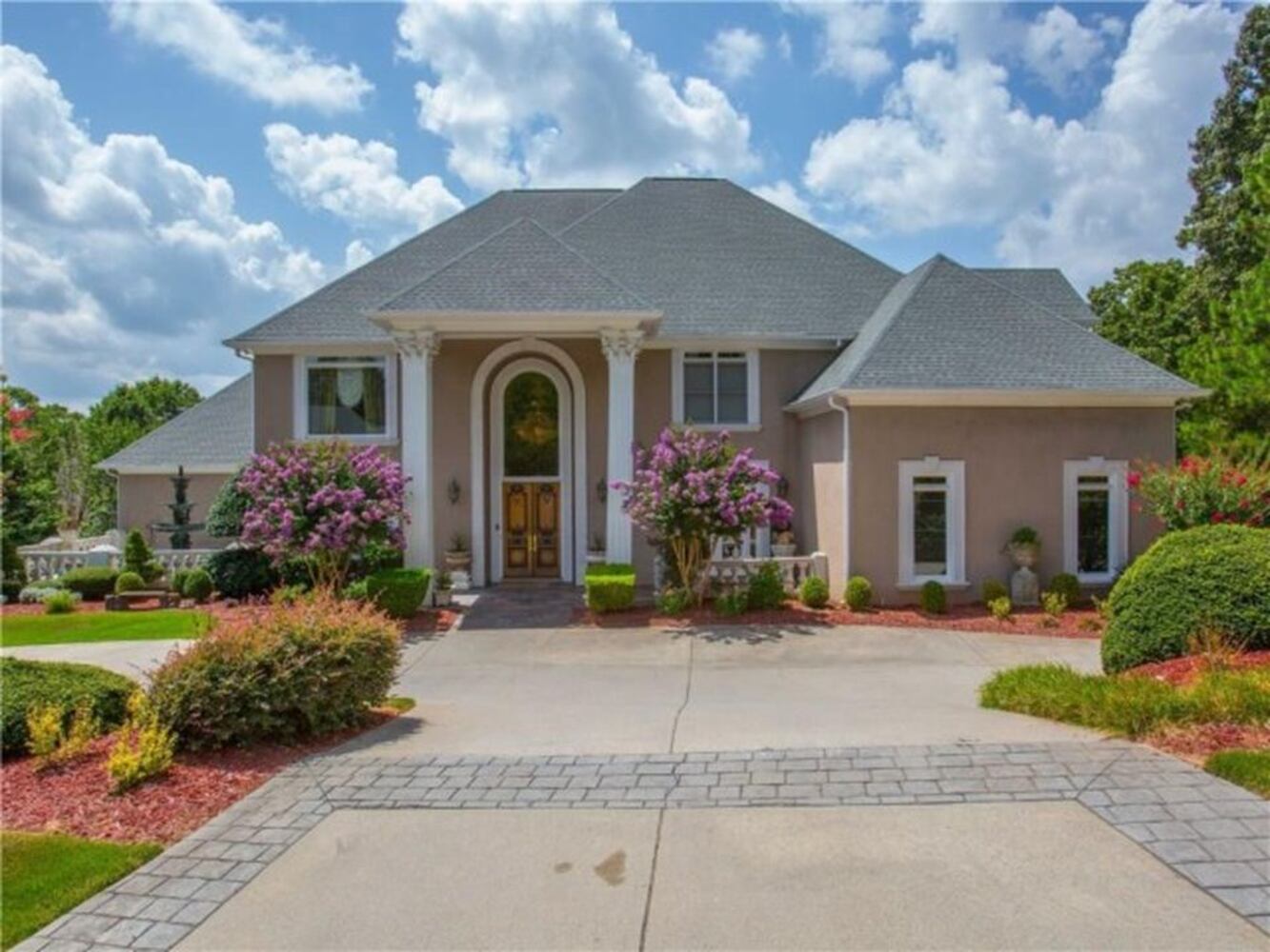 215 Bunratty Ct, Roswell, GA 30076