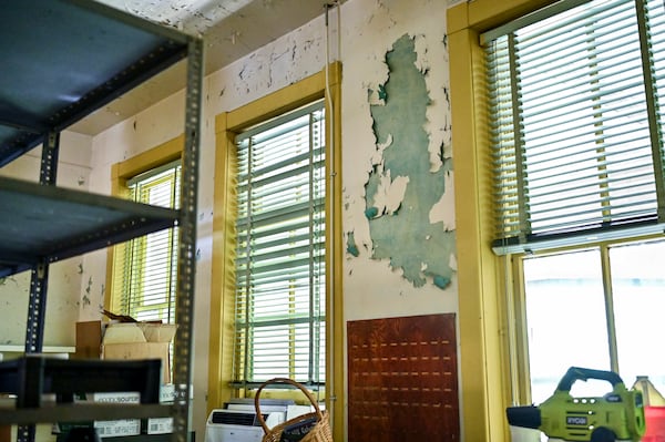 The historic building at 208 Bull St. in Savannah, Ga., is slated to be transformed into a cutting-edge education space. A hotelier has other ideas. (Sarah Peacock for The Atlanta Journal-Constitution) 