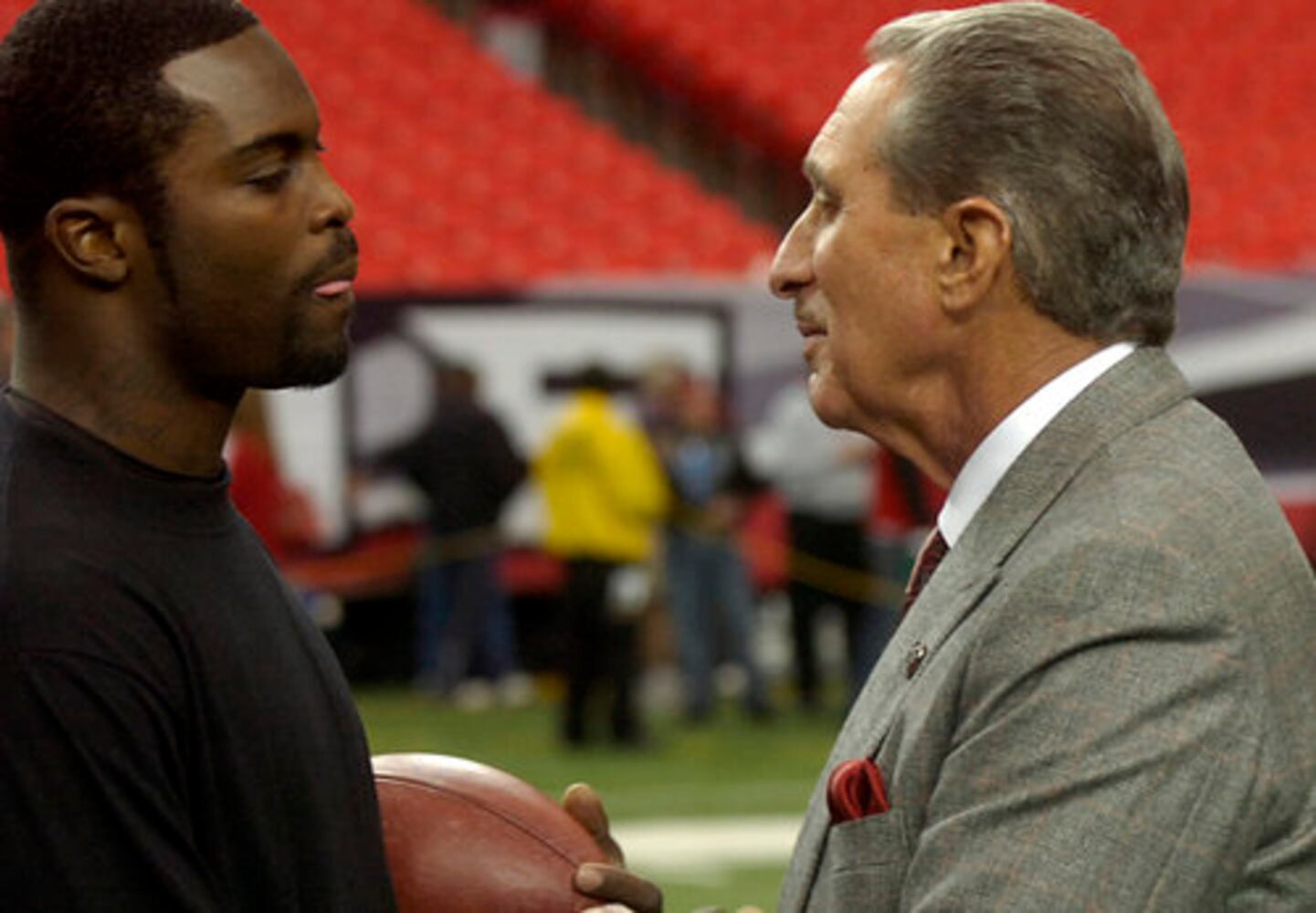 NFL photos: Michael Vick returns to Georgia Dome