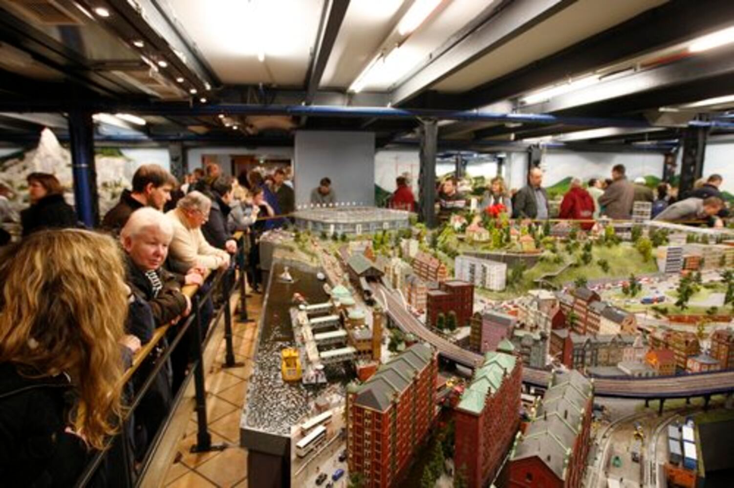 Wunderland' impresses model train lovers in Hamburg