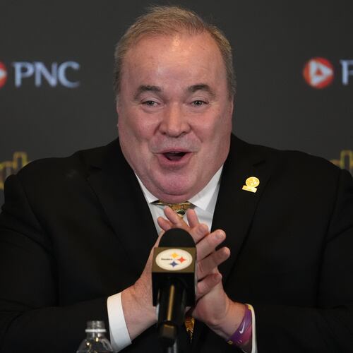 Mike McCarthy meets with reporters after being introduced as the new head coach of the Pittsburgh Steelers in Pittsburgh Tuesday, Jan. 27, 2026. (AP Photo/Gene J. Puskar)