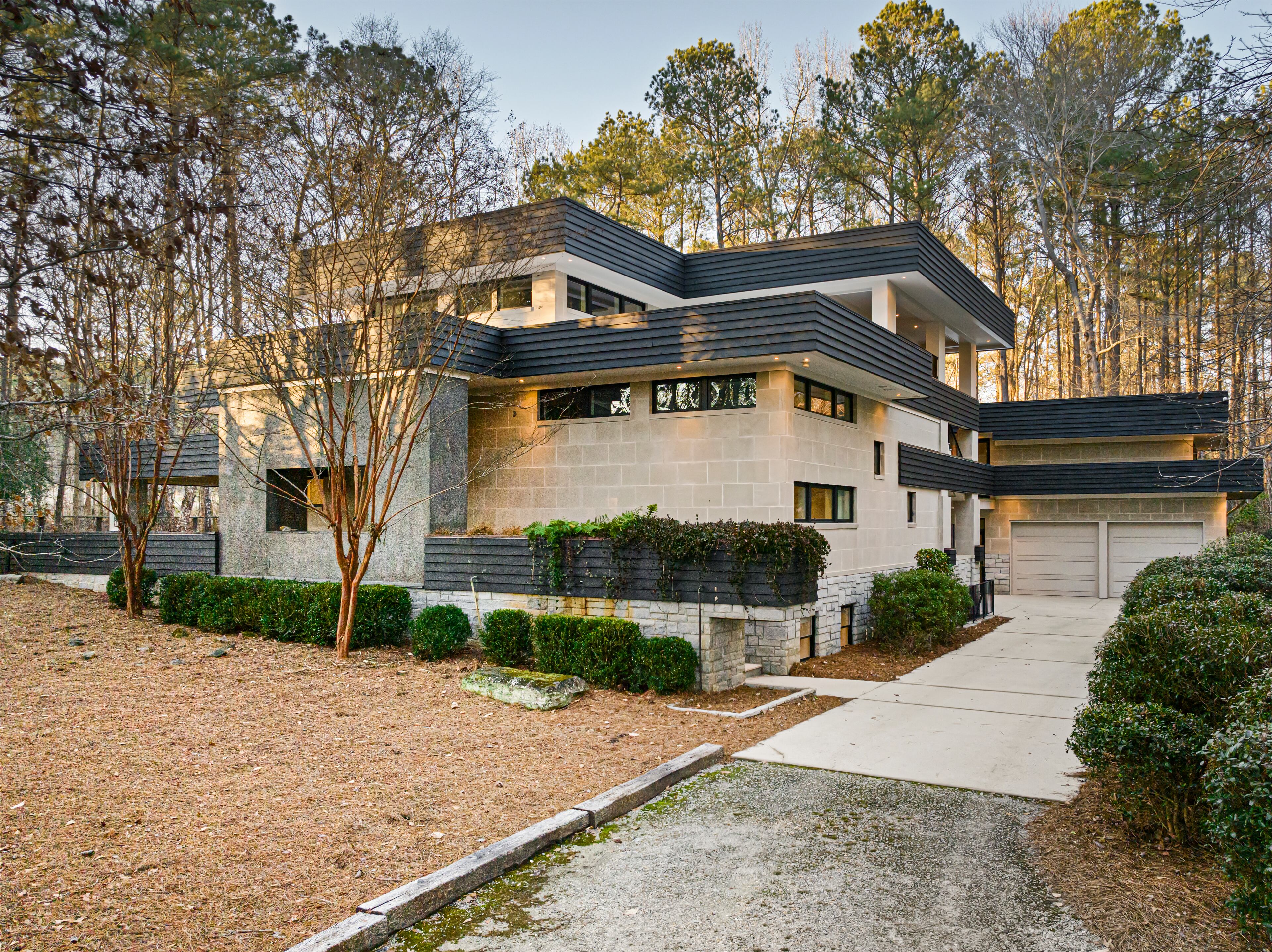 Located in the artistic community of Serenbe, Norman Reedus’ Georgia home is a real stunner.
Listing by Addie Bartlett with Compass Greater Atlanta
Photo courtesy of Cheyenne Crawford, HomeStar Media