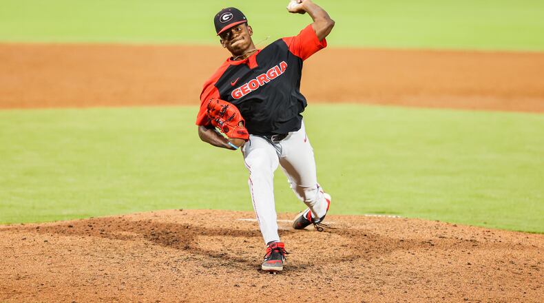 Georgia pitcher Jayden Woods (17) will be among three freshman left-handers to take their first career starts in the Bulldogs' season-opening series against Evansville this weekend (Photo by Tony Walsh/UGA)