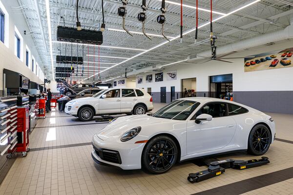 The first freestanding Porsche service center in the United
States has opened its doors near the busy Atlanta airport. The Porsche Service
Center South Atlanta, with 13 lift bays and a design focused on customer comfort
and convenience, is the first step of a multi-million dollar investment in new
features on the campus of Porsche Cars North America, Inc.