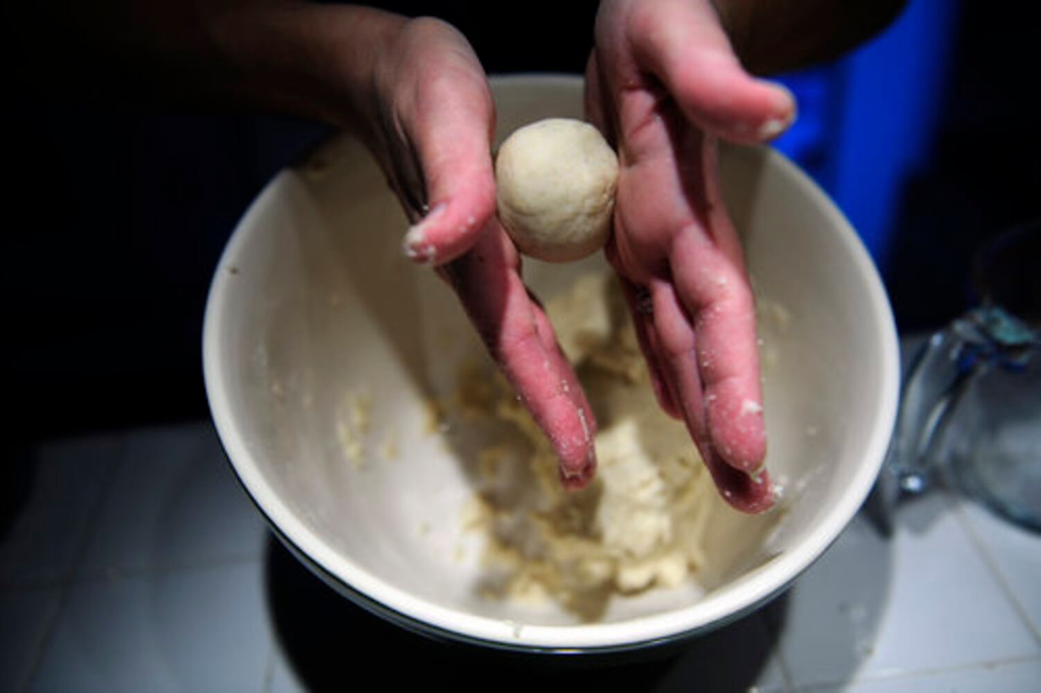 Make pupusas de queso
