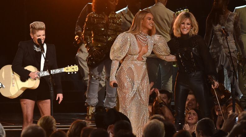 NASHVILLE, TN - NOVEMBER 02: Beyonce performs onstage with Martie Maguire of Dixie Chicks at the 50th annual CMA Awards at the Bridgestone Arena on November 2, 2016 in Nashville, Tennessee. (Photo by Rick Diamond/Getty Images)