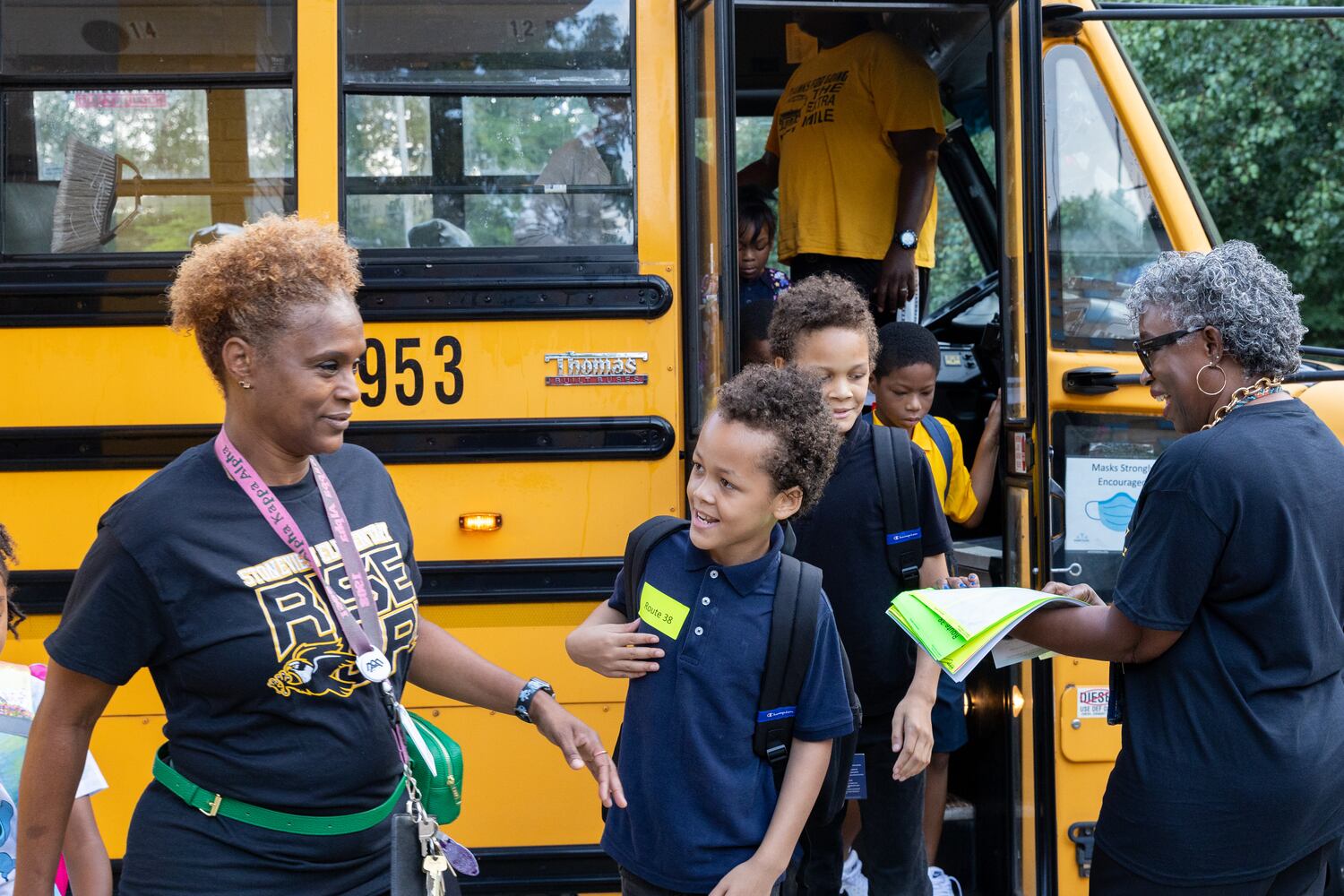 Stoneview Elementary students get big welcome back to school