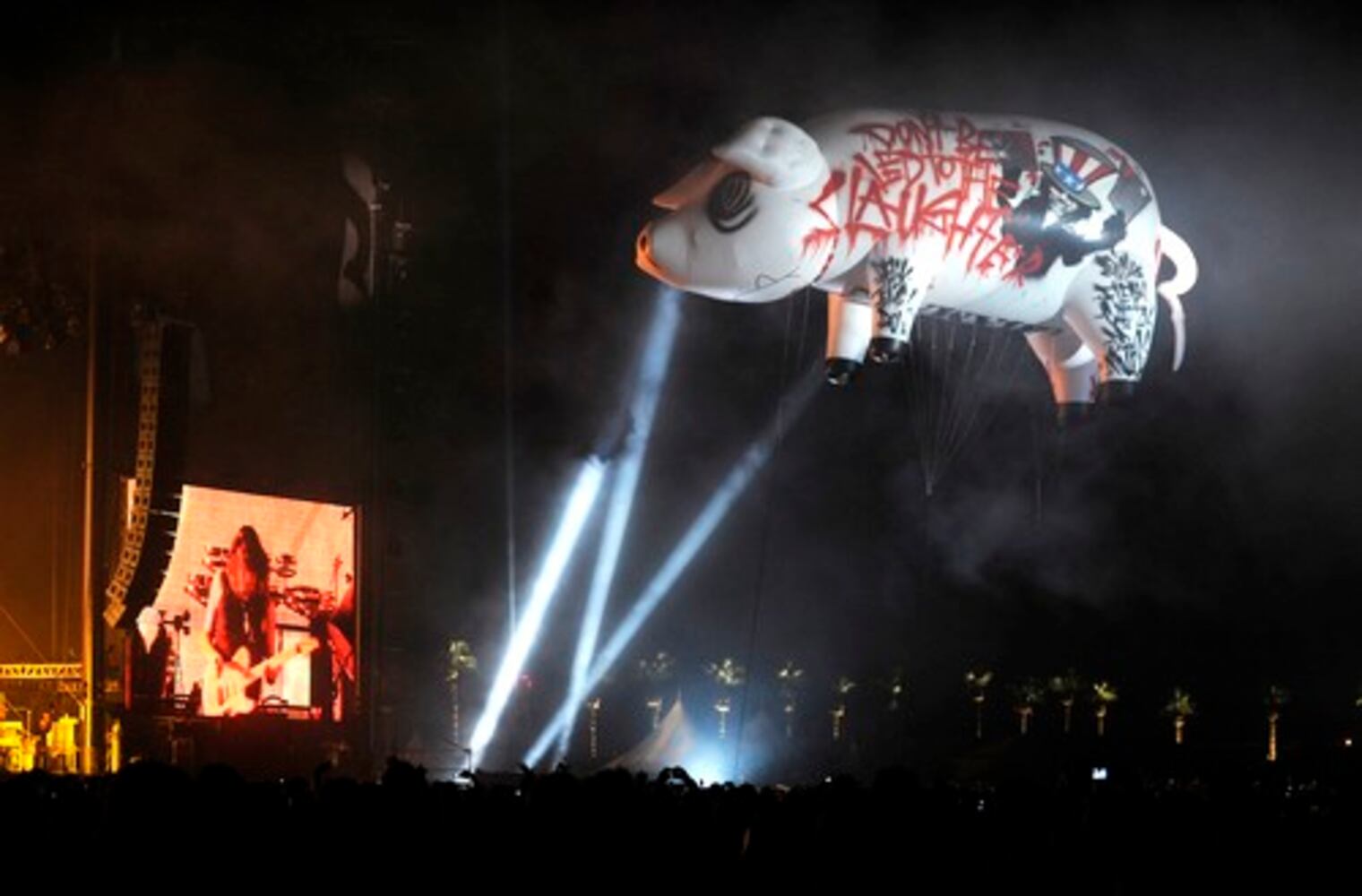 Roger Waters, Prince rule at Coachella