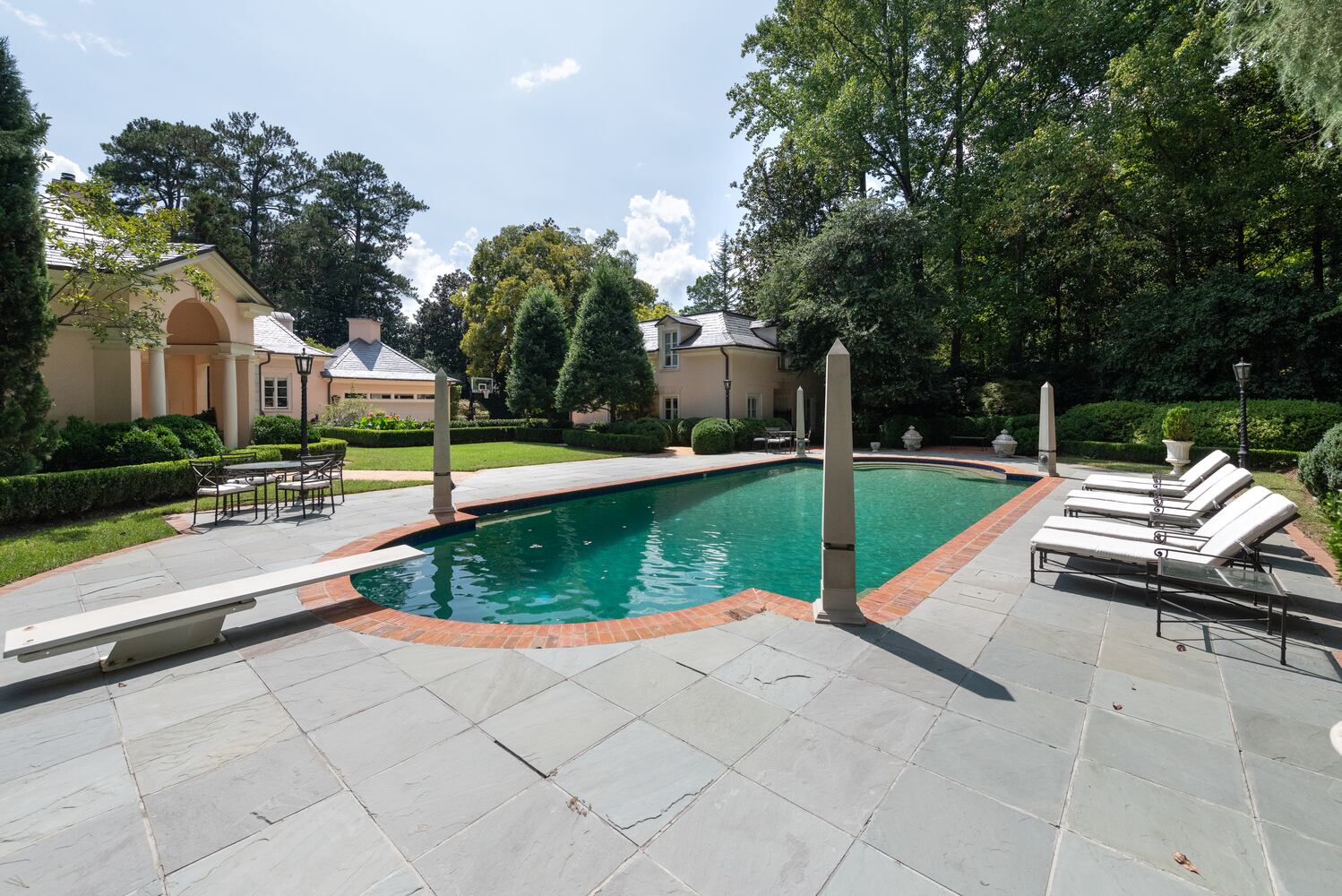 This $6 million Tuxedo Park home just hit the market