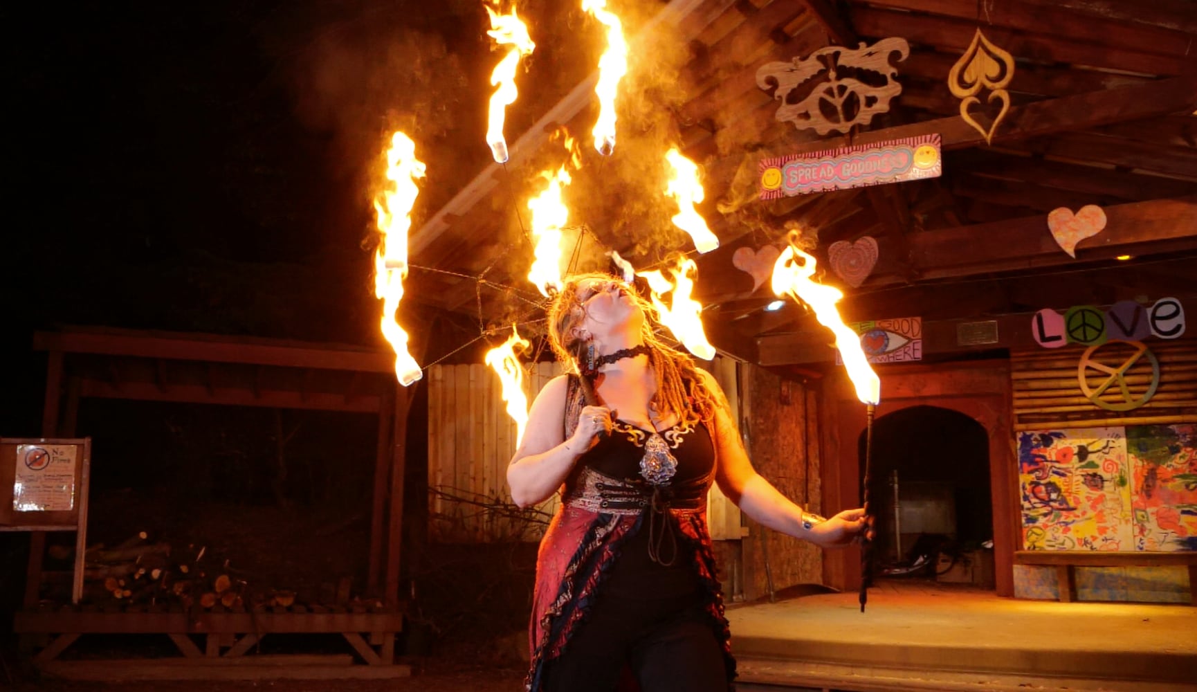 FIERY WOMEN: A DAZZLING FIRE PERFORMANCE