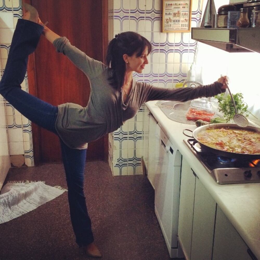 Feb. 11, 2014: In the south of Spain we dance in heels in the kitchen #paellapose #hilariaypd #yogapostureoftheday (dancer's pose) #Murcia
