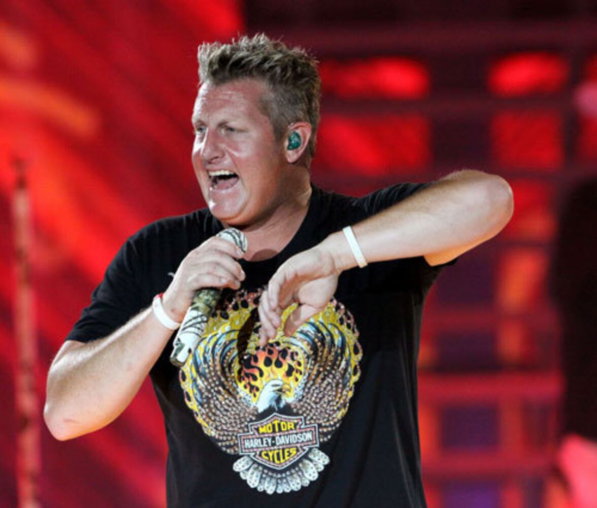 Rascal Flatts and Sara Evans at Aaron's Amphitheatre