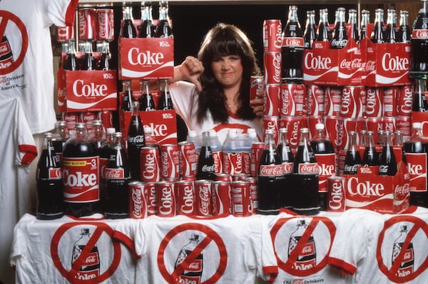 Karen Wilson petitions against New Coke. (Photo by © Roger Ressmeyer/CORBIS/VCG via Getty Images)