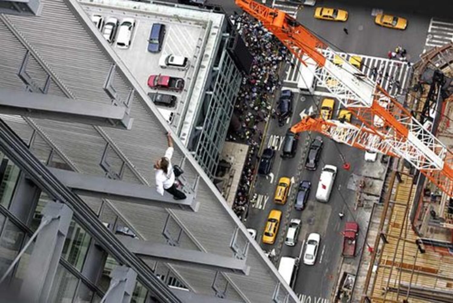 Two daredevils scale New York Times building