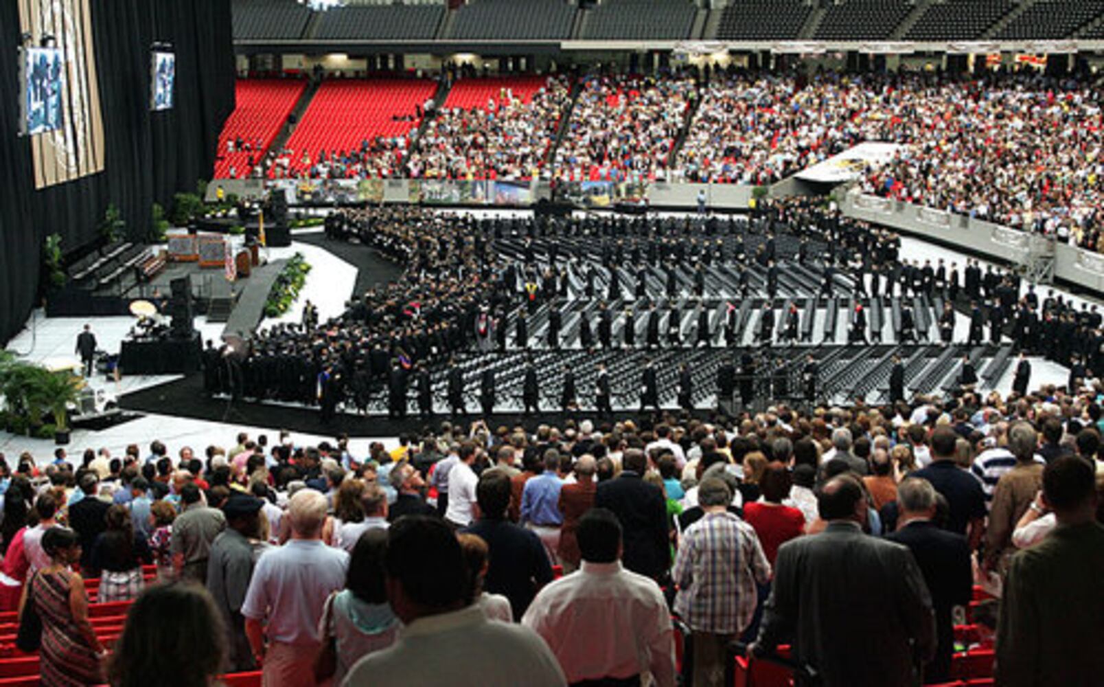 Georgia Tech graduates 2,500 students