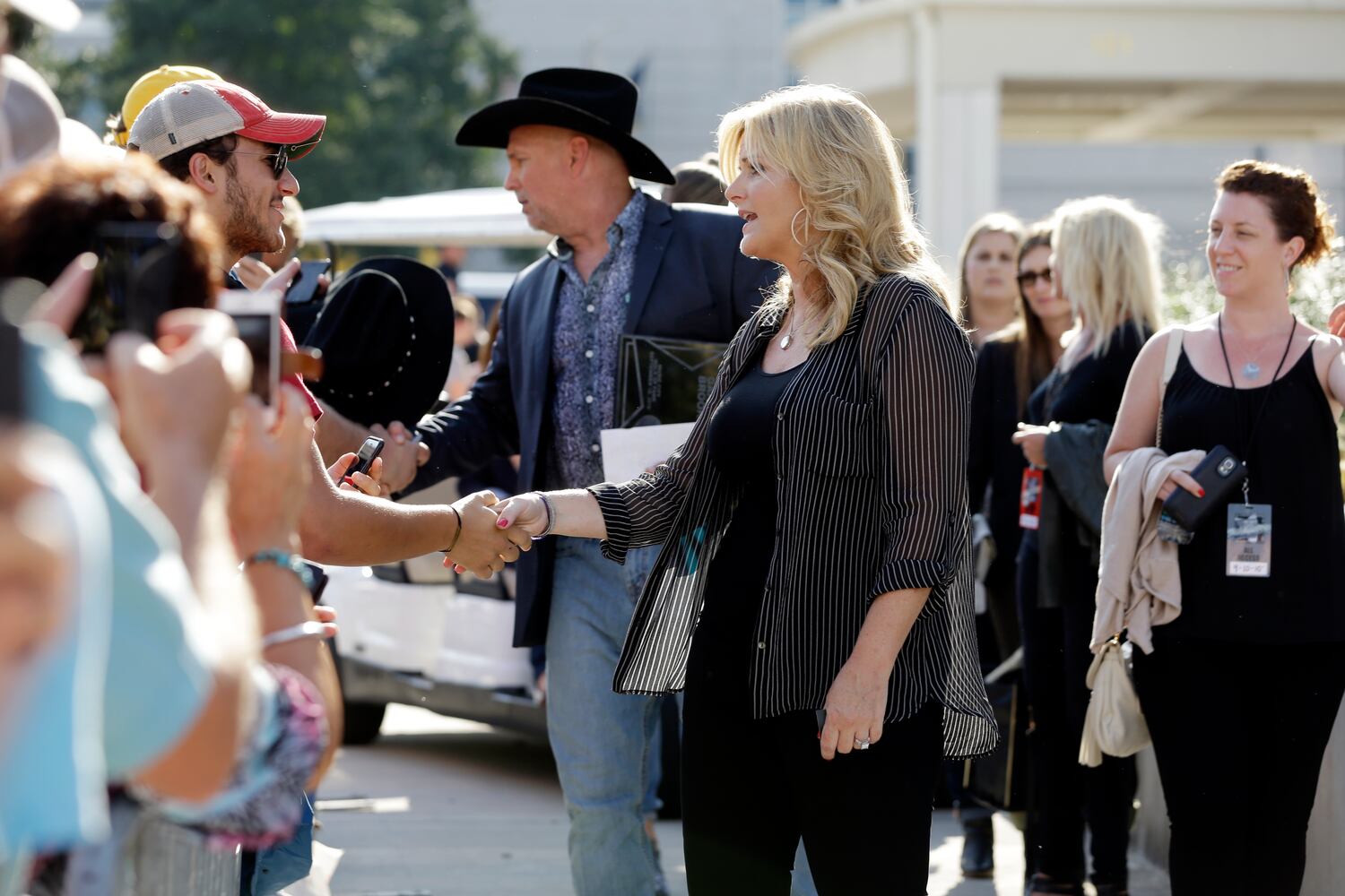 Garth Brooks, Trisha Yearwood get stars