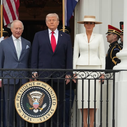 President Donald Trump, first lady Melania Trump, Britain's King Charles III and Queen Camilla stand on the Blue room Balcony during a State Visit arrival ceremony on the South Lawn of the White House, Tuesday, April 28, 2026, in Washington. (AP Photo/Alex Brandon)