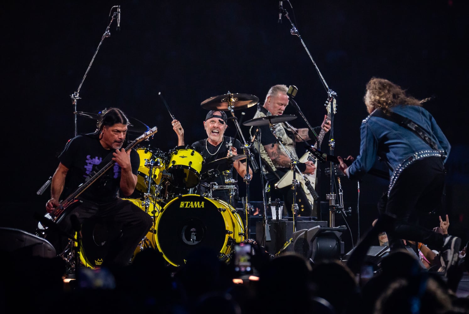 Metallica played in the round to a sold out Mercedes-Benz Stadium.  (Ryan Fleisher for the AJC)