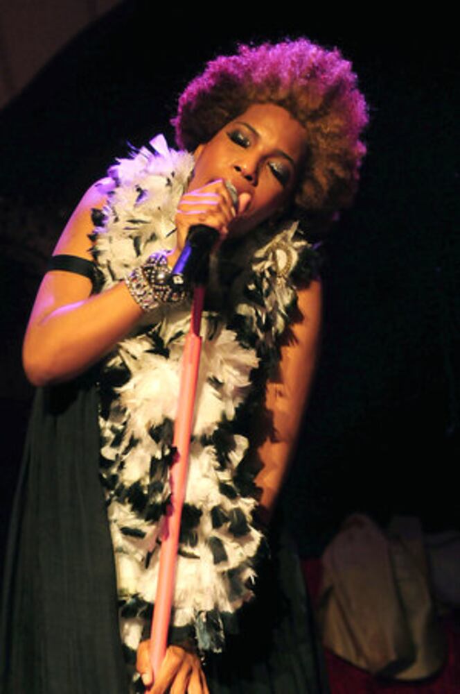 Macy Gray rewards her Atlanta fans